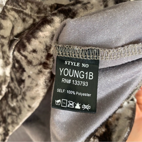 Bird & Vine Velvet Pullover - Picture 7 of 11